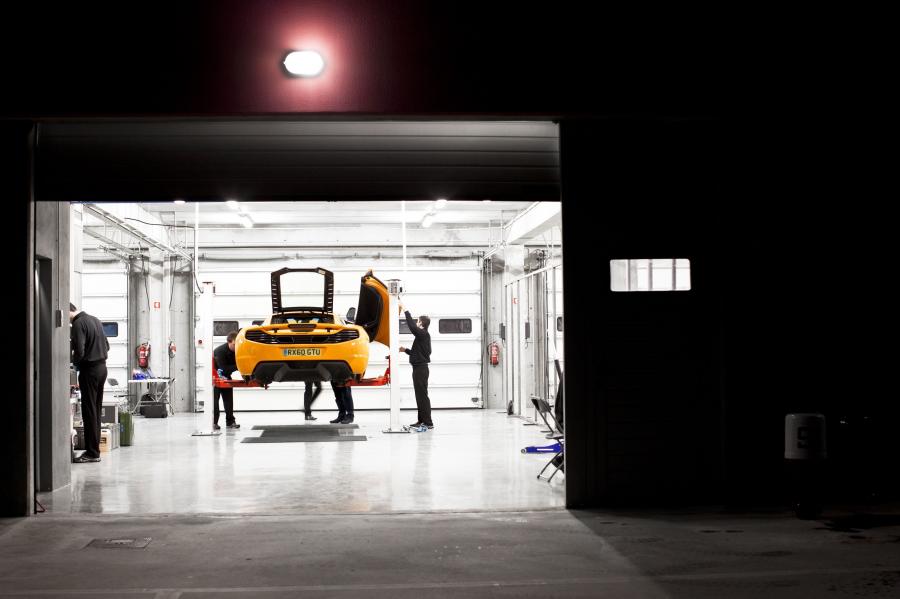  McLaren MP4-12C 2009 года  (фото 153 из 268)